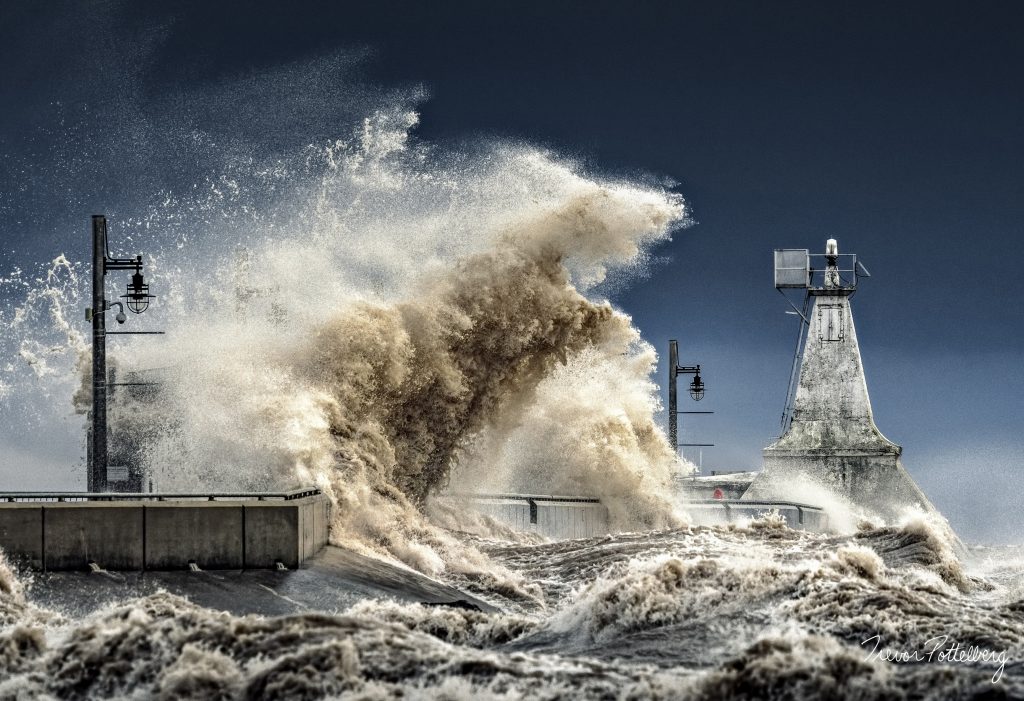 Trevor Pottelberg's award-winning photo of waves crashing into Port Stanley breakwater