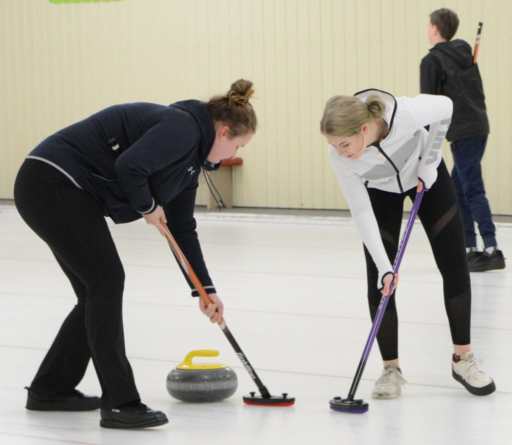EESS curlers sweep past Woodstock CI The Aylmer Express